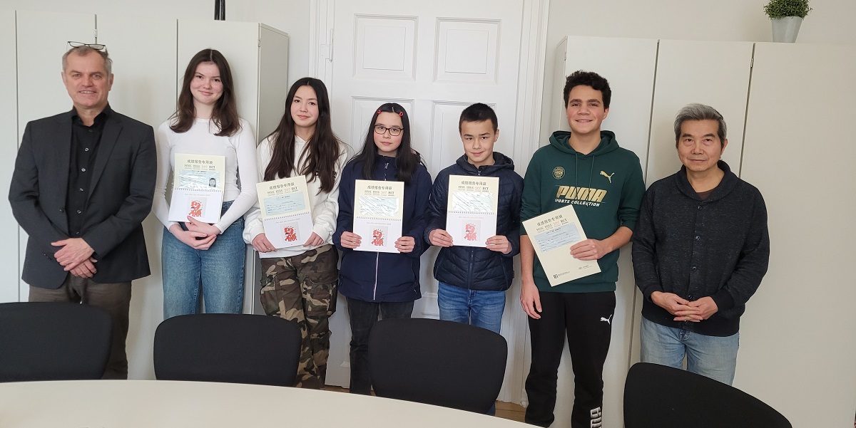 Zertifikatsübergabe in der Chinesisch-AG