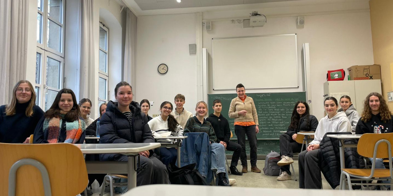 Zeitzeugin im Geschichtsunterricht der K2